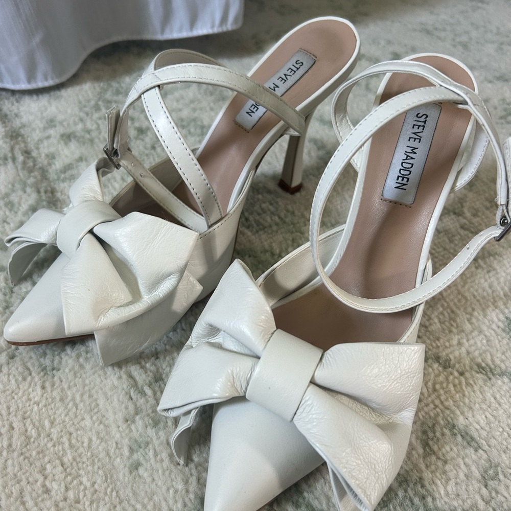 Steve Madden White Elegant Heels with Bow Detail